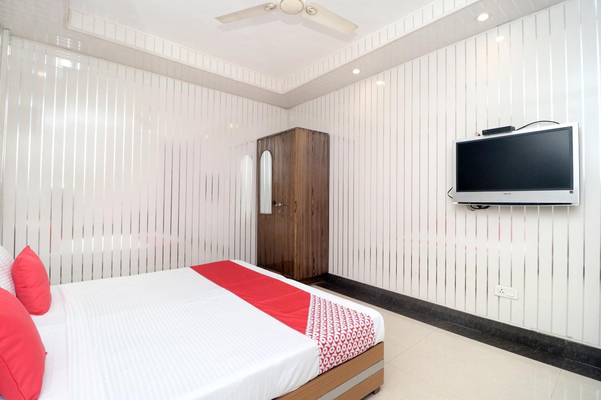 Hotel O Le Bon Ton Ludhiana Esterno foto