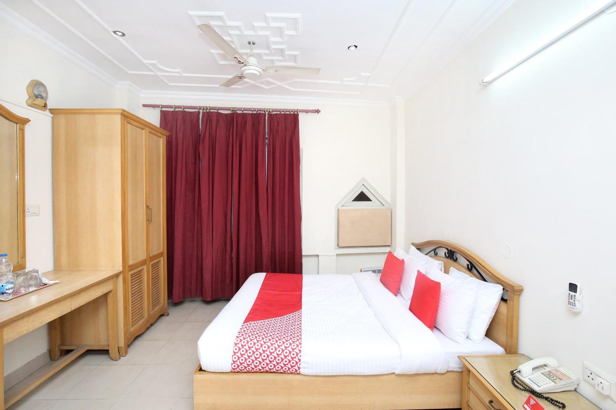 Hotel O Le Bon Ton Ludhiana Esterno foto