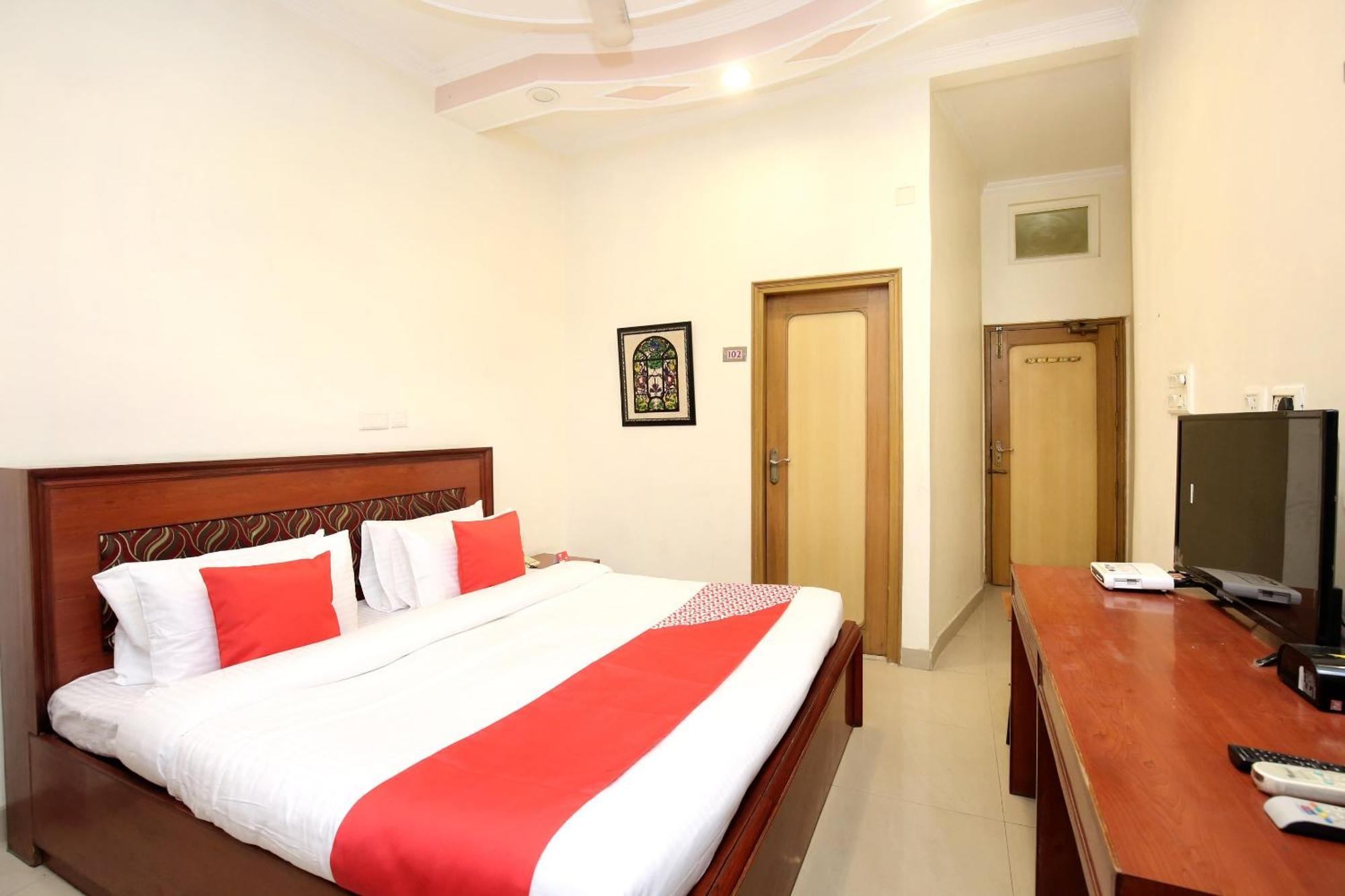 Hotel O Le Bon Ton Ludhiana Esterno foto