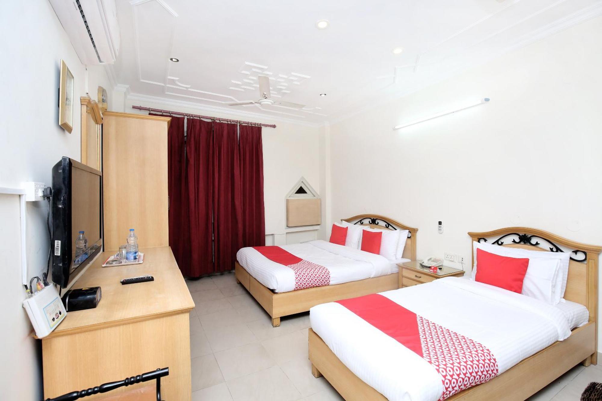 Hotel O Le Bon Ton Ludhiana Esterno foto