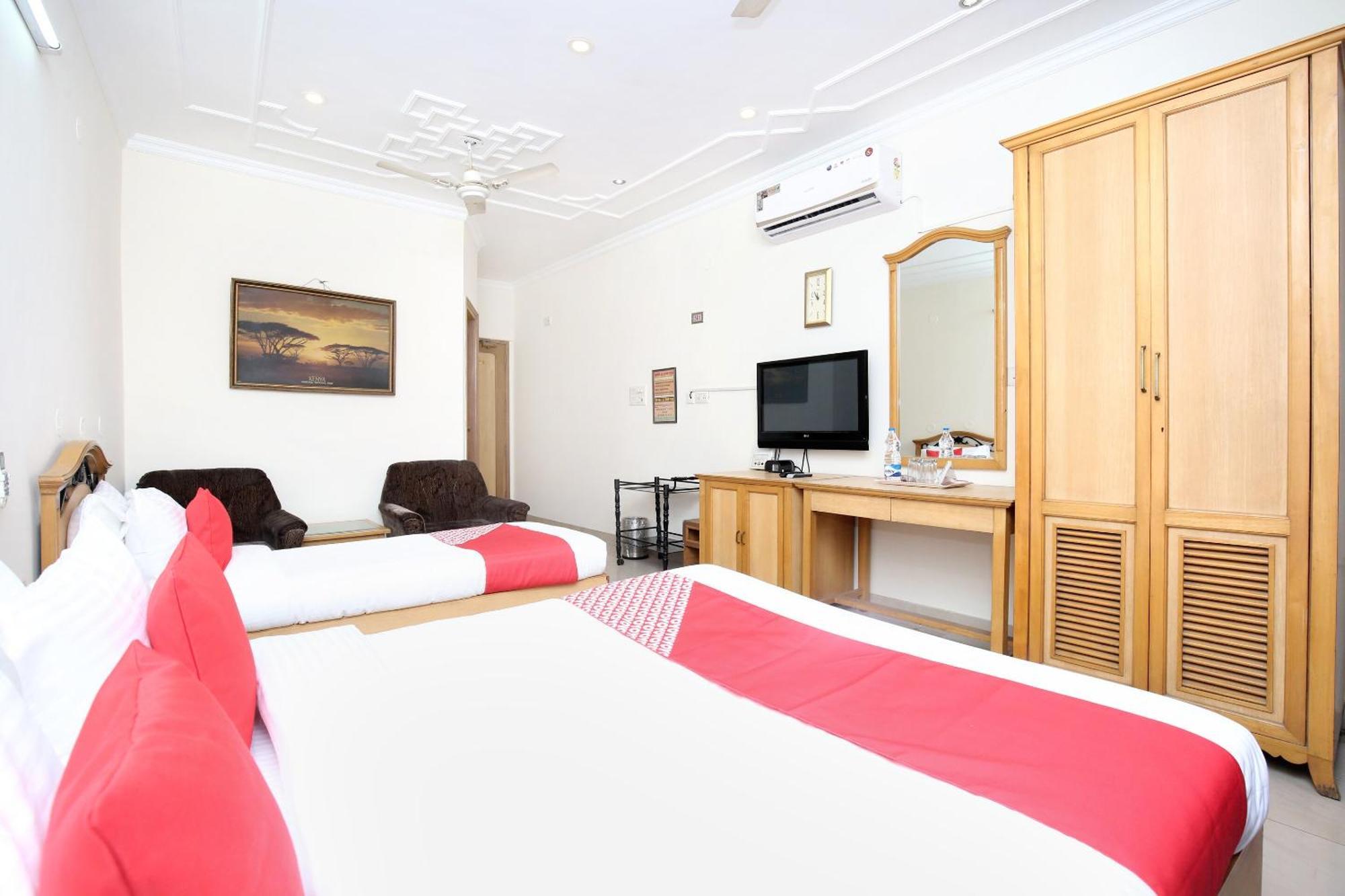 Hotel O Le Bon Ton Ludhiana Esterno foto